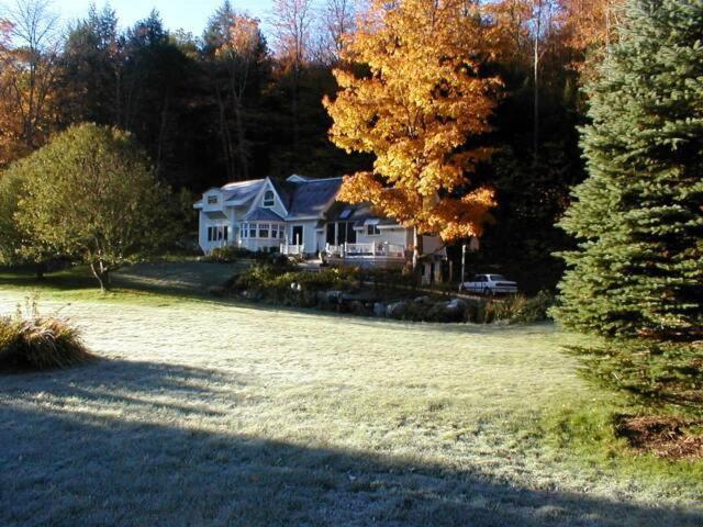 Mountain Valley Retreat Bed & Breakfast Killington Exterior photo