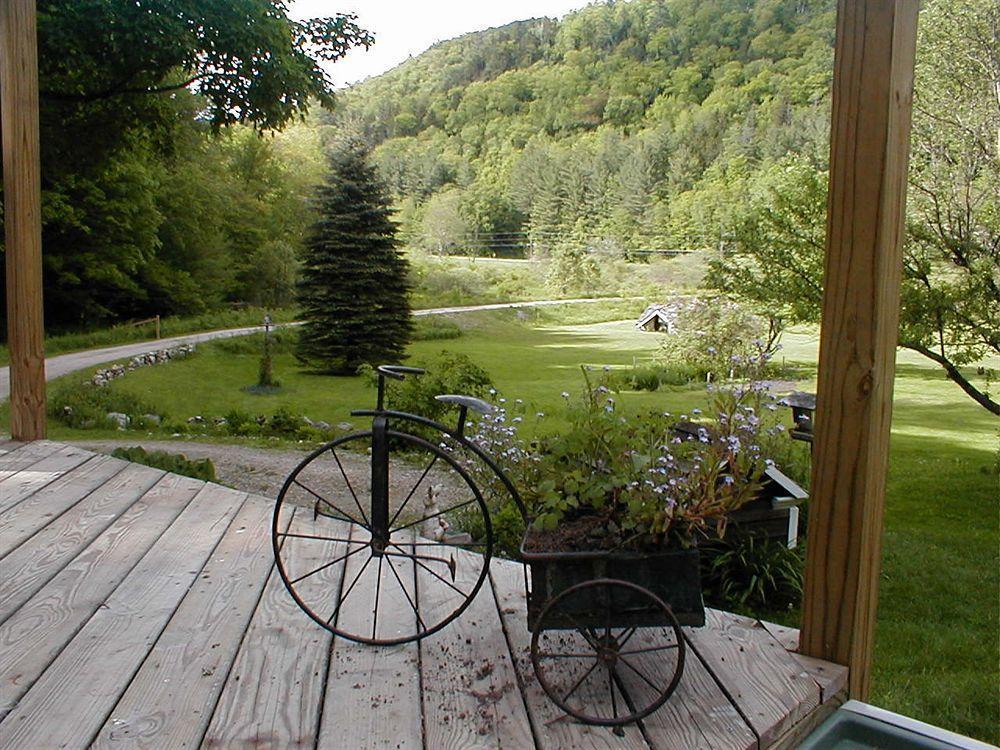 Mountain Valley Retreat Bed & Breakfast Killington Exterior photo