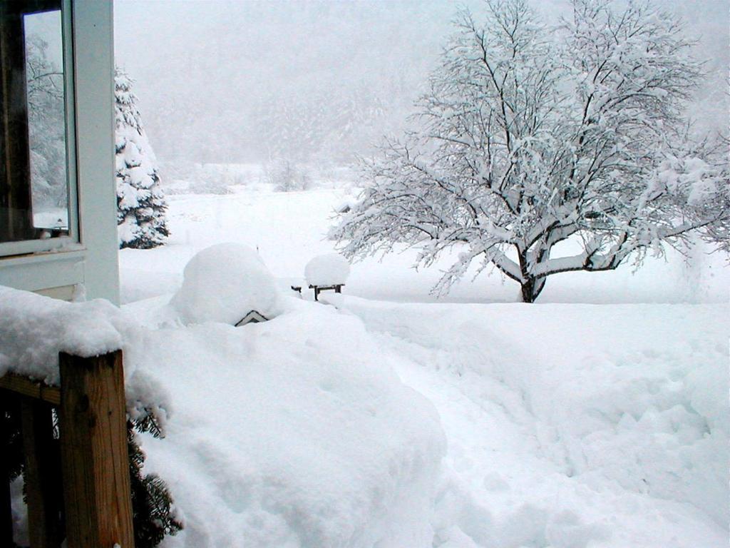 Mountain Valley Retreat Bed & Breakfast Killington Exterior photo