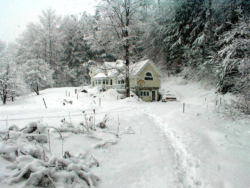 Mountain Valley Retreat Bed & Breakfast Killington Exterior photo